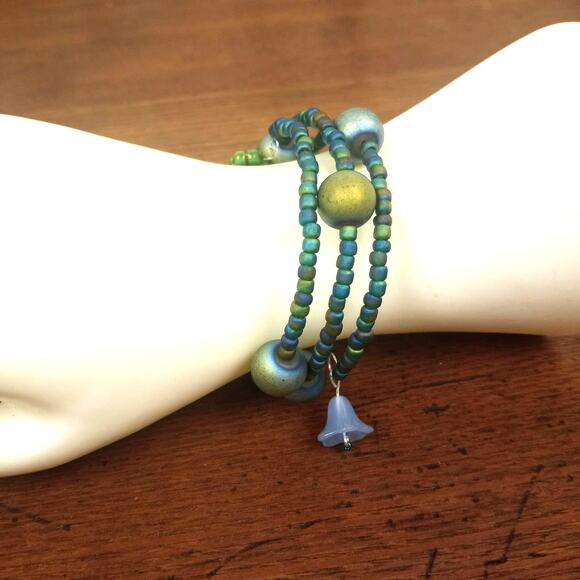 HANDMADE Peacock Druzy Bracelet. OS - Picture 1 of 3